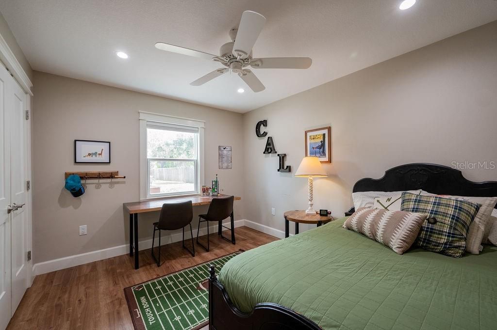 Image 24 of property listing at 216 18TH STREET E, Bradenton, FL 34208