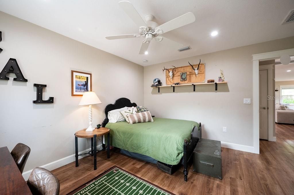 Image 25 of property listing at 216 18TH STREET E, Bradenton, FL 34208