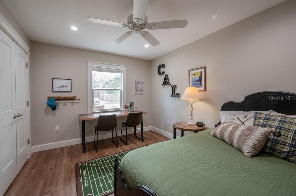 Image 26 of property listing at 216 18TH STREET E, Bradenton, FL 34208