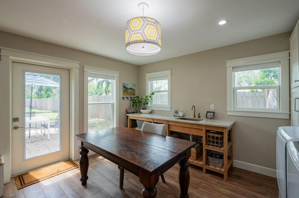 Image 29 of property listing at 216 18TH STREET E, Bradenton, FL 34208