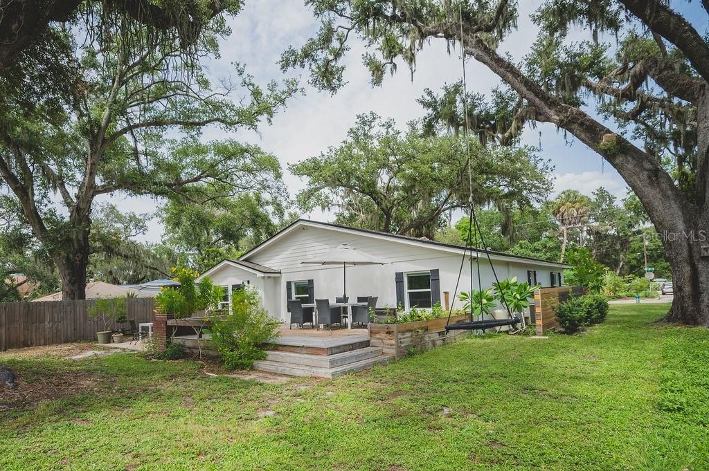 Image 31 of property listing at 216 18TH STREET E, Bradenton, FL 34208