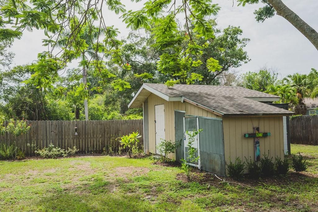 Image 35 of property listing at 216 18TH STREET E, Bradenton, FL 34208