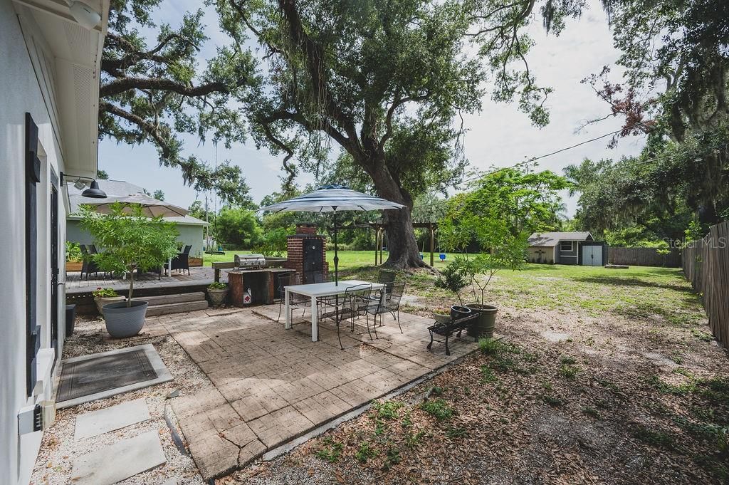 Image 39 of property listing at 216 18TH STREET E, Bradenton, FL 34208