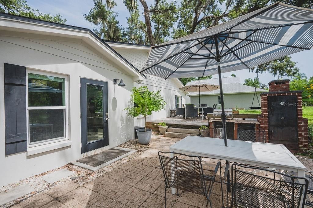 Image 40 of property listing at 216 18TH STREET E, Bradenton, FL 34208