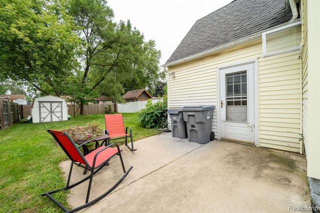 4042 Louella Drive, Waterford, MI 48329