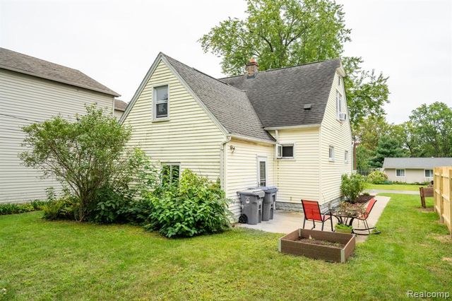 4042 Louella Drive, Waterford, MI 48329