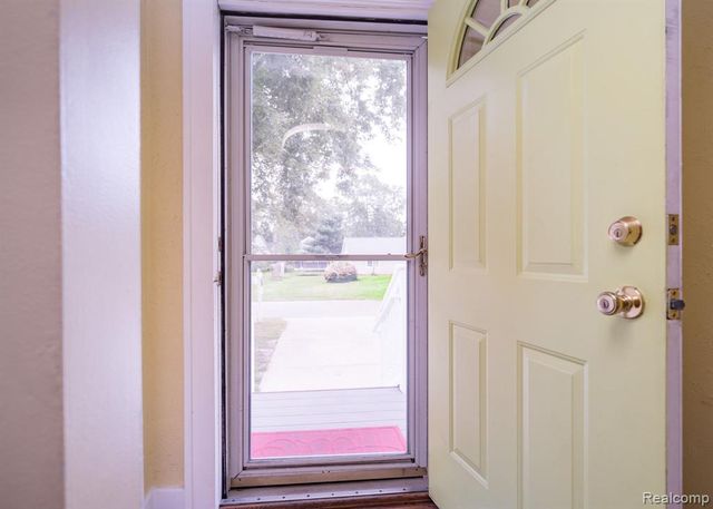 4042 Louella Drive, Waterford, MI 48329