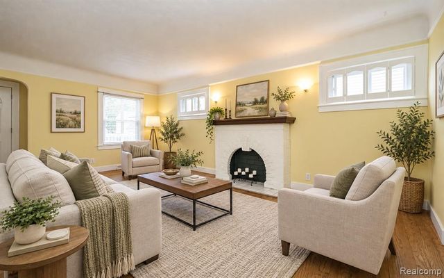4042 Louella Drive, Waterford, MI 48329