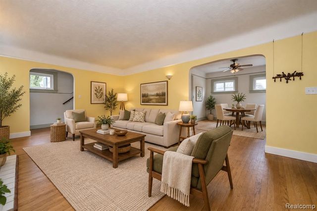 4042 Louella Drive, Waterford, MI 48329