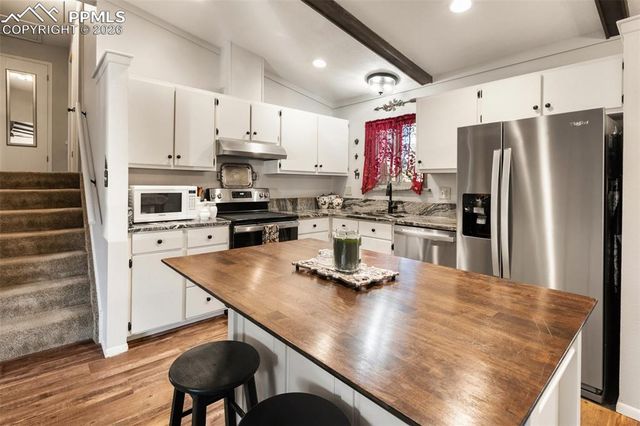 702 Sunnywood Loop, Woodland Park, CO 80863