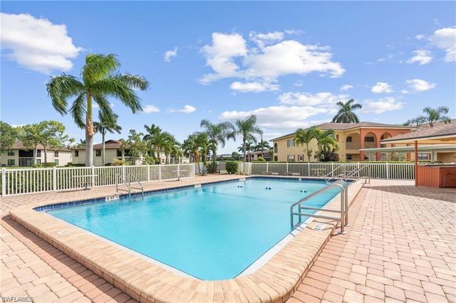 372 Charlemagne BLVD B202, Naples, FL 34112