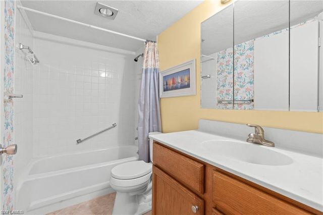 372 Charlemagne BLVD B202, Naples, FL 34112