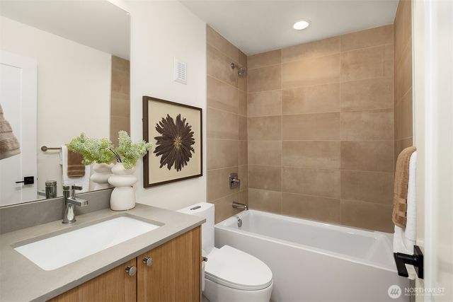 10829 11th Avenue NE, Seattle, WA 98125