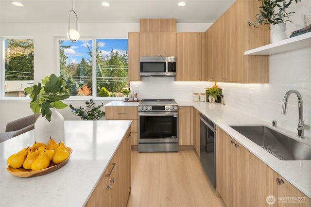 10829 11th Avenue NE, Seattle, WA 98125