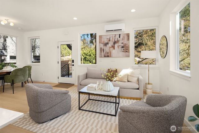 10829 11th Avenue NE, Seattle, WA 98125