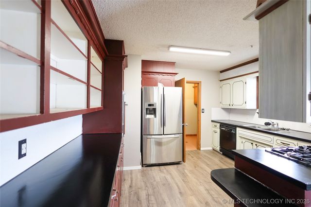 1701 W 14th, Sulphur, OK 73086