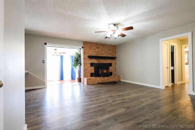 1701 W 14th, Sulphur, OK 73086