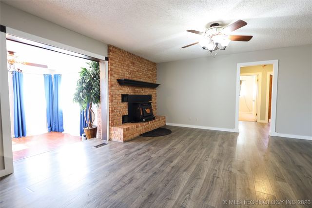 1701 W 14th, Sulphur, OK 73086