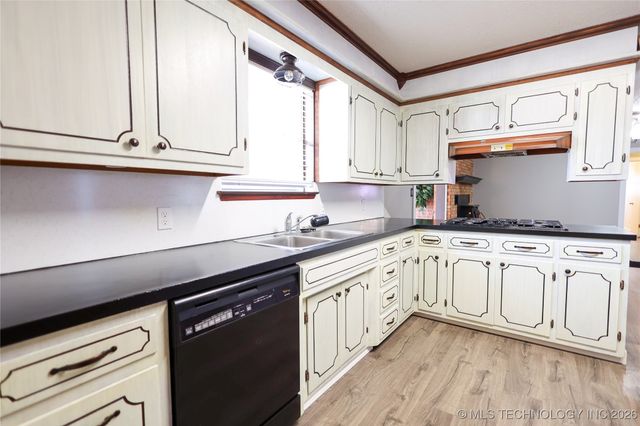 1701 W 14th, Sulphur, OK 73086