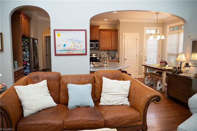 6407 Calvary Way, Thomasville, NC 27360