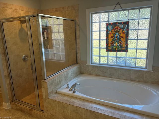 6407 Calvary Way, Thomasville, NC 27360