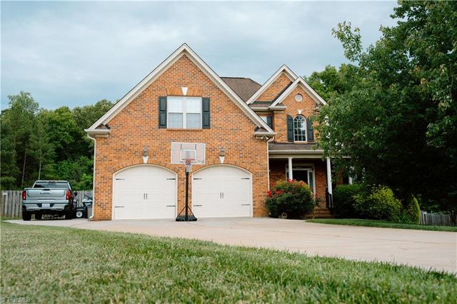 6407 Calvary Way, Thomasville, NC 27360