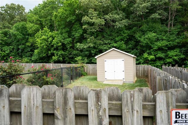 6407 Calvary Way, Thomasville, NC 27360