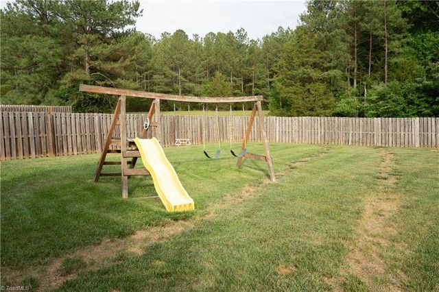 6407 Calvary Way, Thomasville, NC 27360