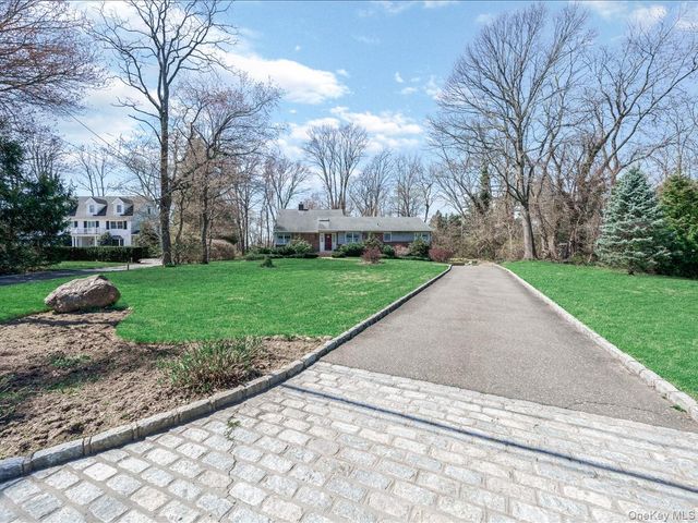 25 Jaegger Drive, Old Brookville, NY 11545