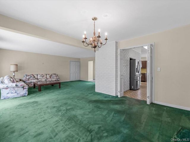25 Jaegger Drive, Old Brookville, NY 11545