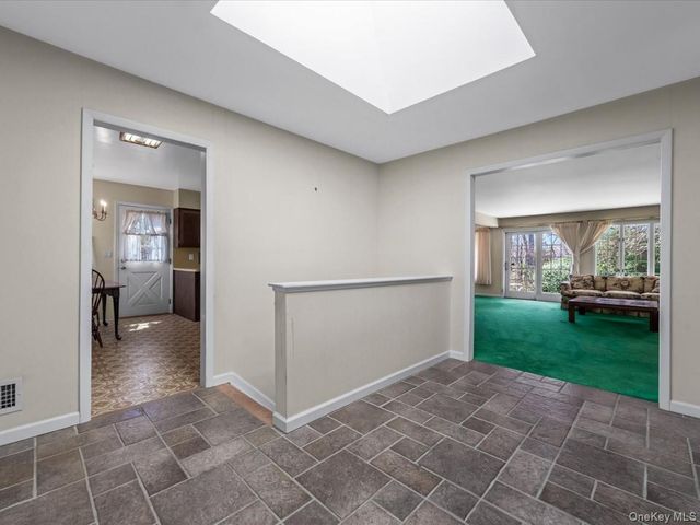 25 Jaegger Drive, Old Brookville, NY 11545