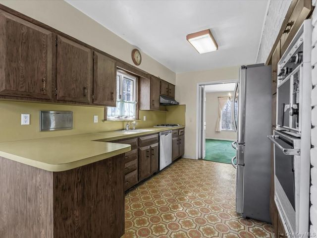 25 Jaegger Drive, Old Brookville, NY 11545