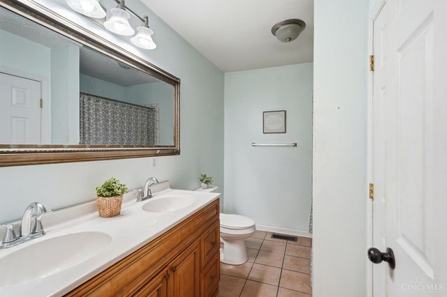 587 S Main Street, Monroe, OH 45050