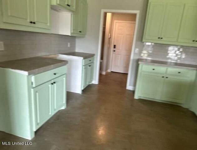 120 Gun Hill Cove, Byram, MS 39272