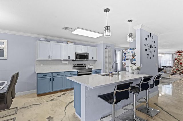6627 Rainwood Cove Lane, Lake Worth, FL 33463