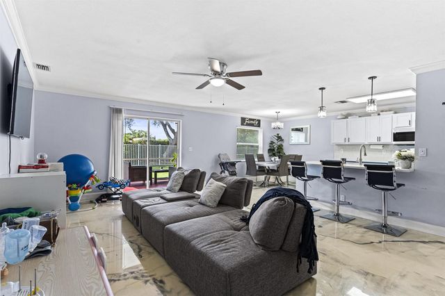 6627 Rainwood Cove Lane, Lake Worth, FL 33463