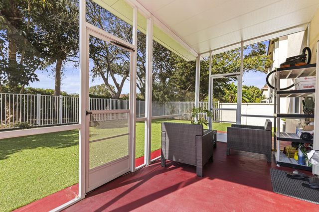 6627 Rainwood Cove Lane, Lake Worth, FL 33463