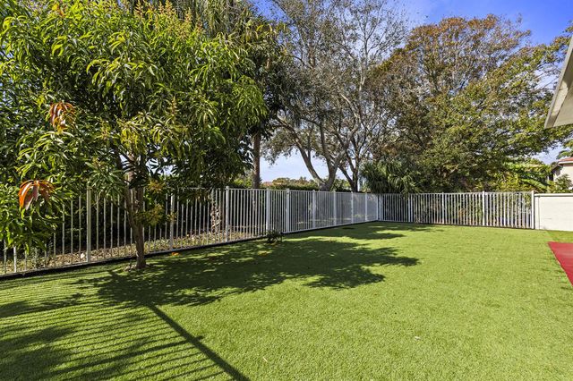 6627 Rainwood Cove Lane, Lake Worth, FL 33463