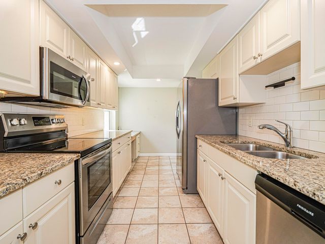 1166 6th Avenue B7, Vero Beach, FL 32960