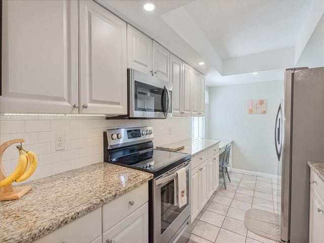 1166 6th Avenue B7, Vero Beach, FL 32960