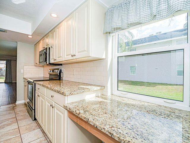 1166 6th Avenue B7, Vero Beach, FL 32960