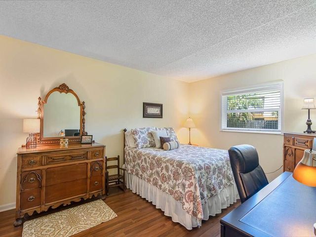 1166 6th Avenue B7, Vero Beach, FL 32960