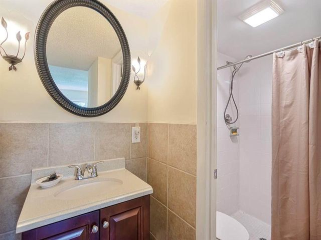 1166 6th Avenue B7, Vero Beach, FL 32960