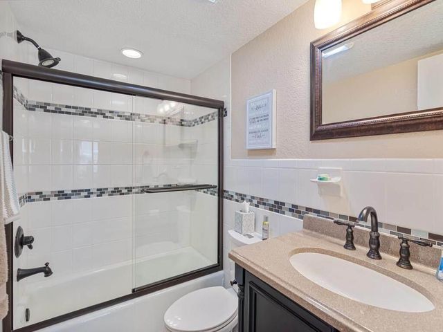 1166 6th Avenue B7, Vero Beach, FL 32960