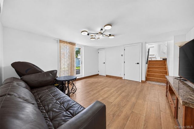 76 Marcus Avenue, New Hyde Park, NY 11040