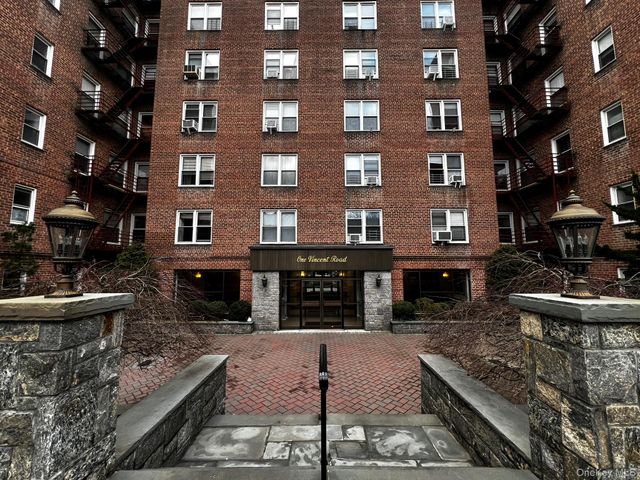 1 Vincent Unit 3K, Bronxville, NY 10708