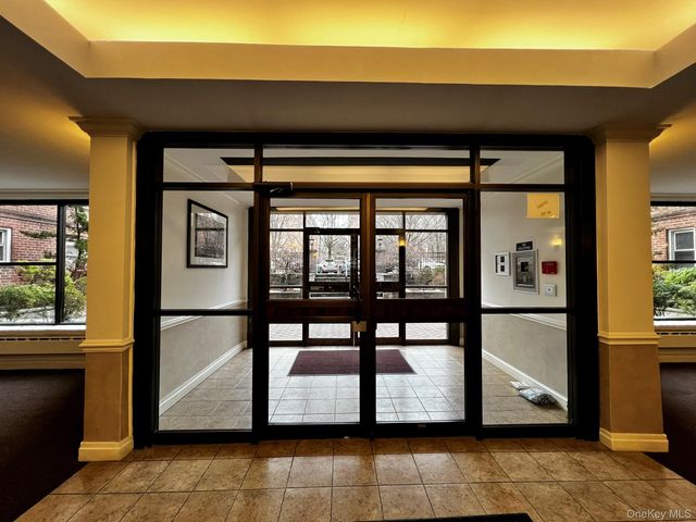 1 Vincent Unit 3K, Bronxville, NY 10708