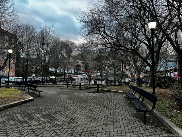 1 Vincent Unit 3K, Bronxville, NY 10708