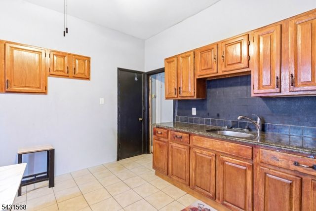 307 Old Bergen Rd, Jersey City, NJ 07305
