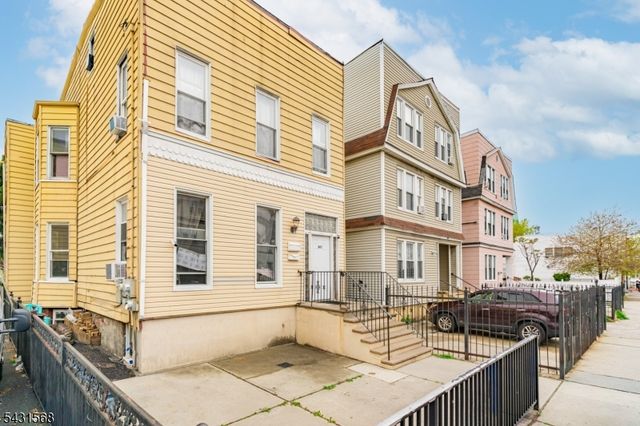 307 Old Bergen Rd, Jersey City, NJ 07305